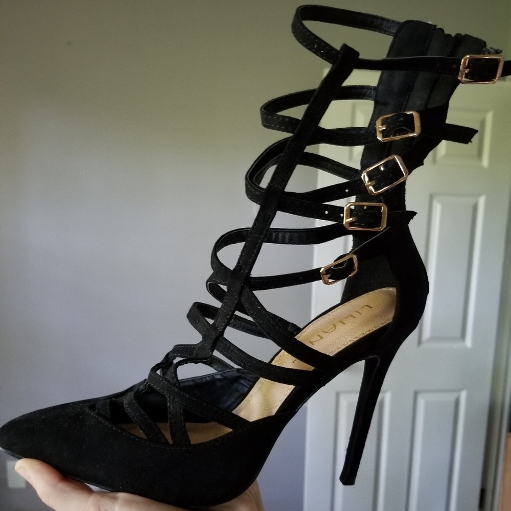 Stiletto Gladiator straps up the leg